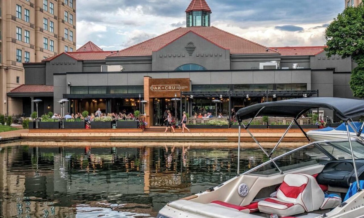 Kelowna Central Business District Hotel | 1 Bed 1 Bath Lagoon Side @ Delta Grant Okanogan