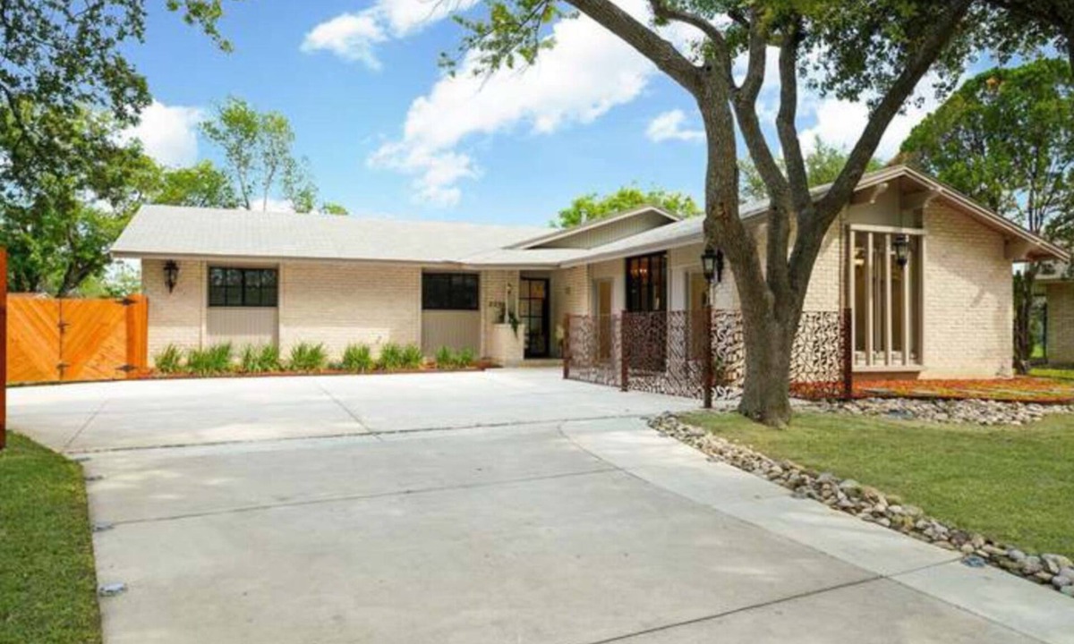 Blossoms Park House | 10Mins to airport