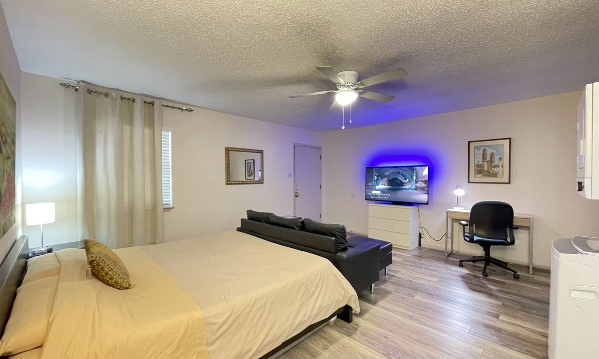 Southtown Apartment | 1326-#9 Comfy studio in downtown