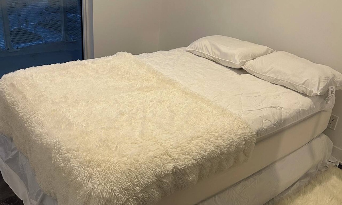 Vaughan Condo | 15 Minutes to York University 2 Bedroom, 2 full Bathroom Condo
