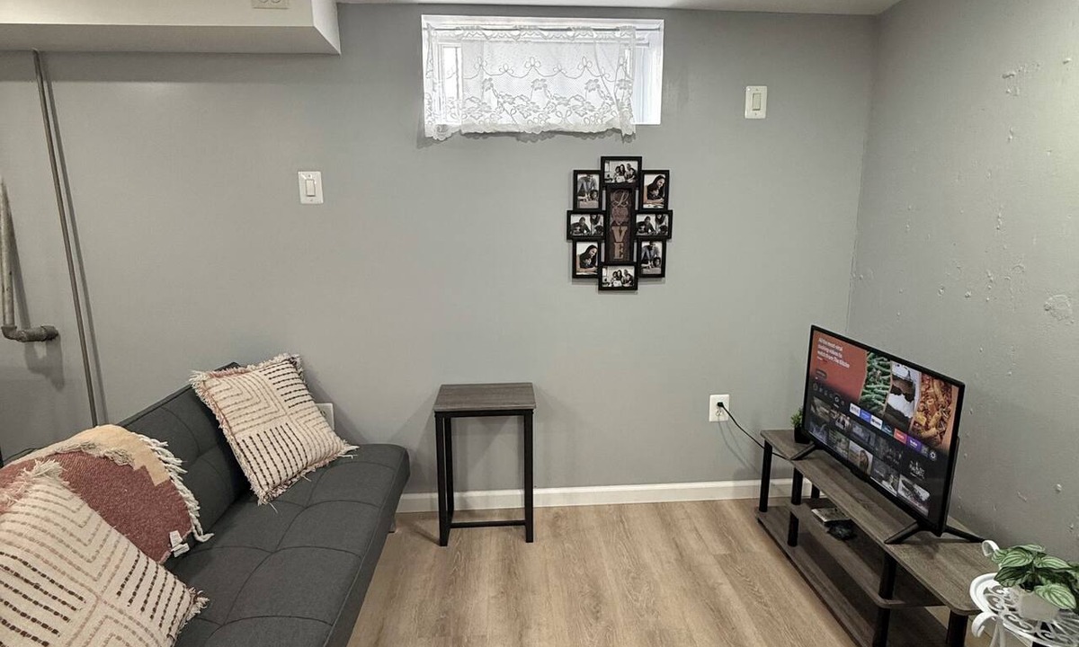South Philadelphia West Apartment | 2 beds, 1 bath, 1 car private parking NOT sharing 31days & up