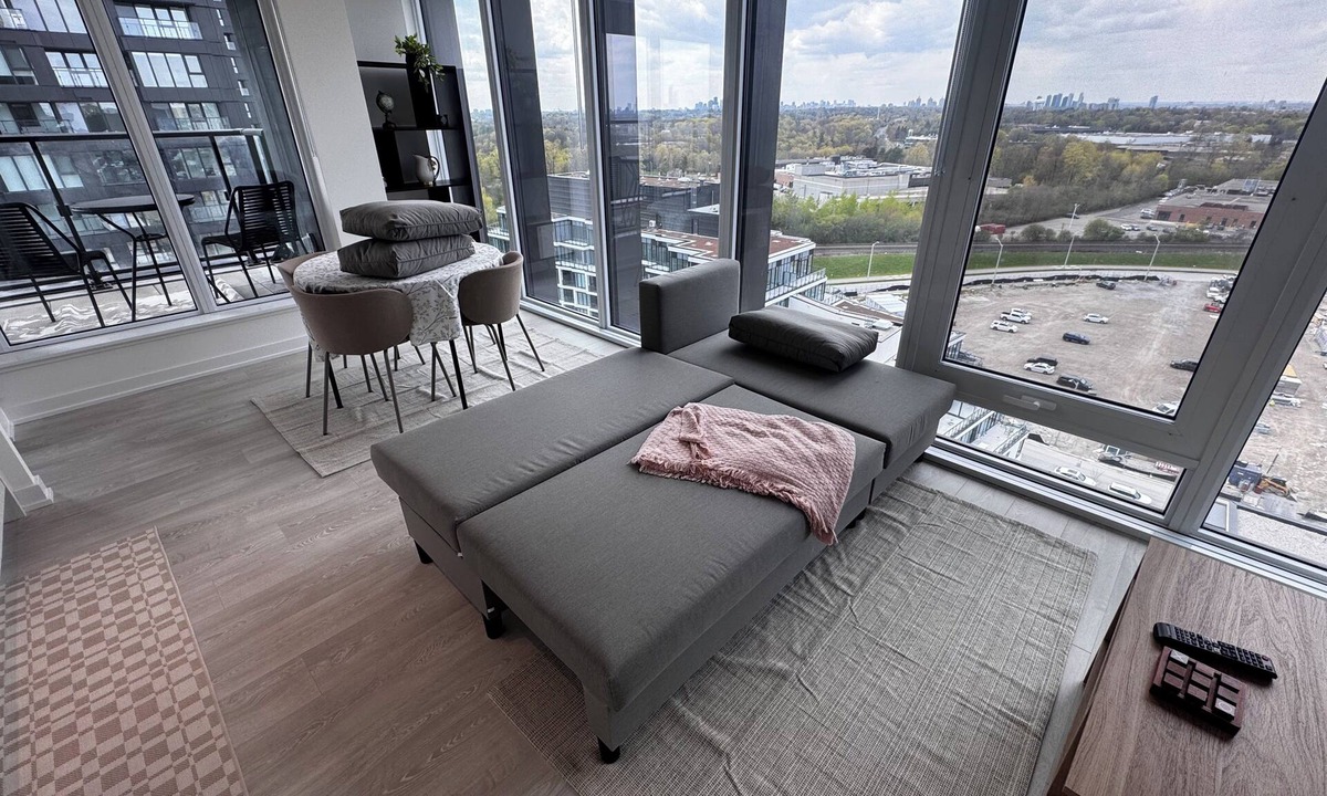 Wynford-Concorde Apartment | 2bedroom,2 bathroom apartment in the heart of Toronto