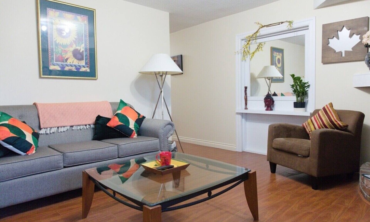 Grandview-Woodland House | 3 BR FIFA Hub Private Family Friendly in Vibrant Commercial Drive - 8 min away