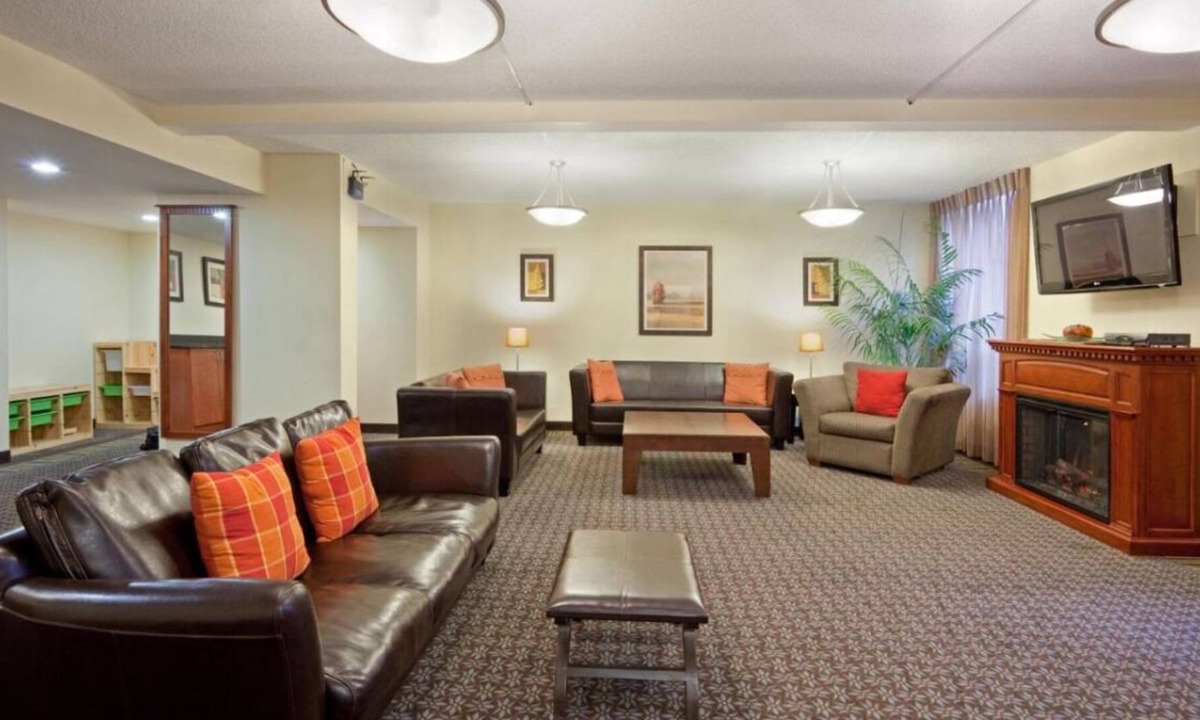 Quartier des Spectacles House | 4 x Junior Corner Queen Room at Hotel Saint-Laurent Montreal