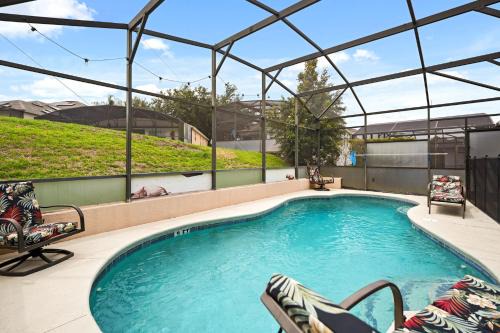 Calabay Parc Villa | 4BR Villa Private Pool and Game Room near Disney