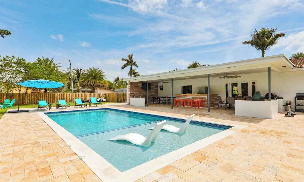 Hallandale Beach House | A Star is Born - Villa