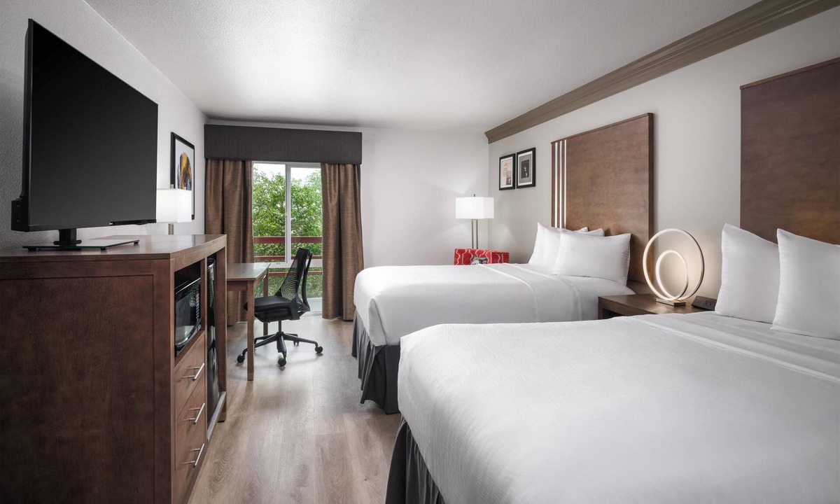 Greater South River City Hotel | Aiden Austin City Hotel