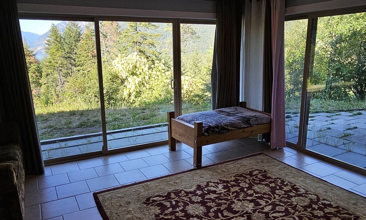 D'Arcy House | anderson lake view home - stunning views