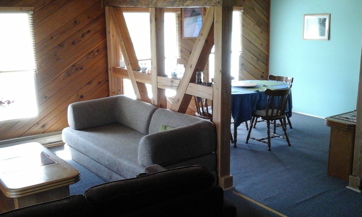 Lone Butte Bed & Breakfast | Attwood Creek Ranch
