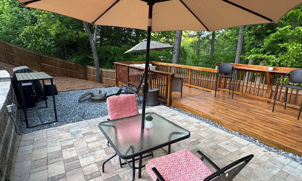 Fairburn Apartment | Backyard event space with basement apartment with kitchen, fitness room.