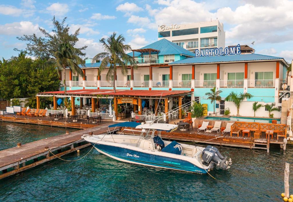 Centro - Supmza 001 Hotel | Bartolome Oceanfront Suites