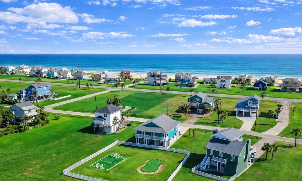 Indian Beach House | Beach View 4BR Retreat | Soccer Field | Putt-Putt | Pet Friendly