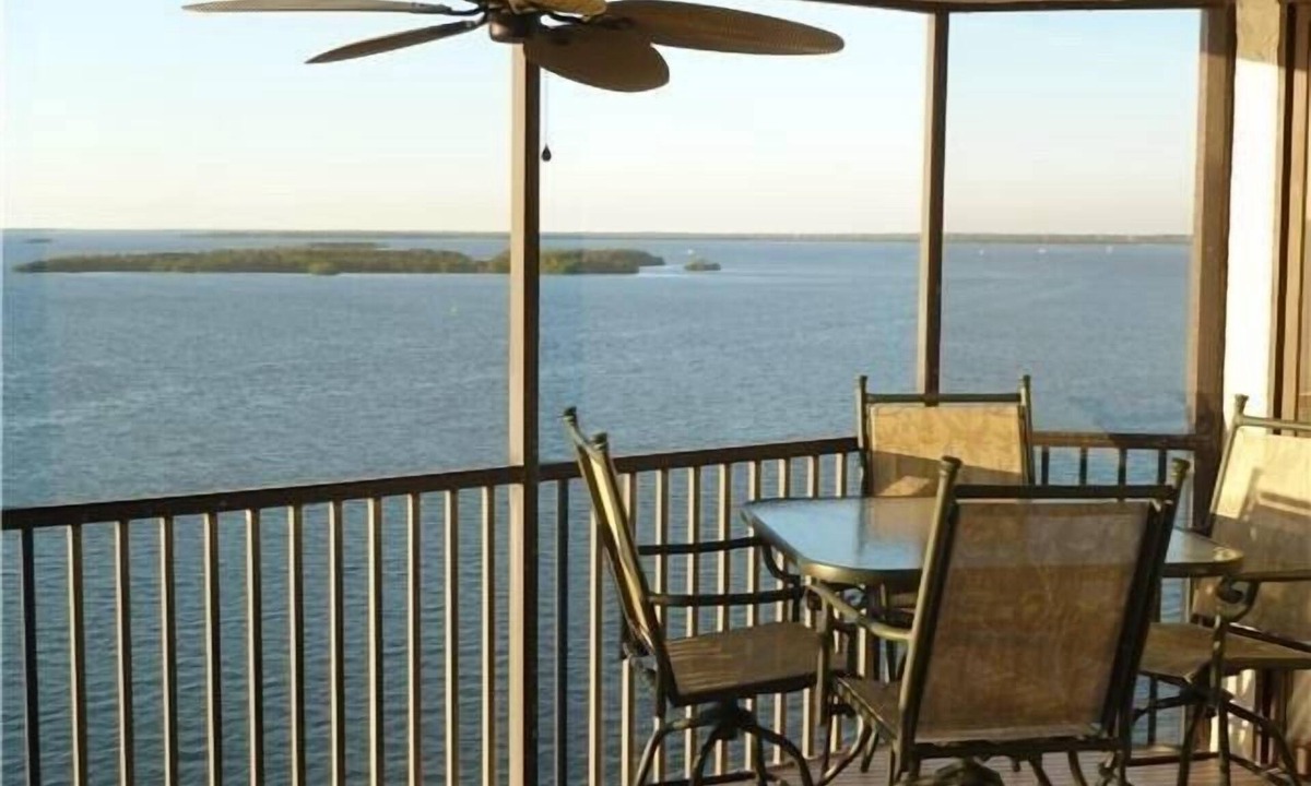 Punta Rassa Condo | Beachfront 10th Floor Resort Condo - Breathtaking views 2b/2b with 2 king beds