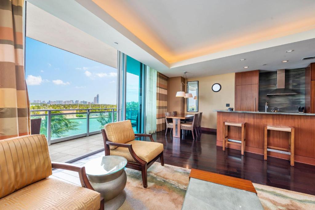 Bal Harbour Apartment | Beachfront Condo at The Ritz-Carlton -310N11