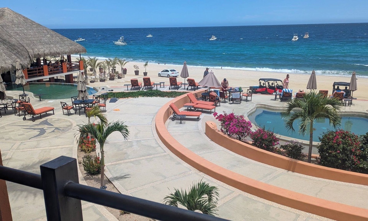 Los Barriles Condo | Beachfront Oasis: Villa de Cortez Studio 1204 Prime location. Luxurious Condo.