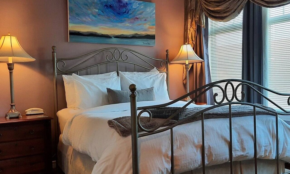 Booktown Hotel | Beacon Inn at Sidney