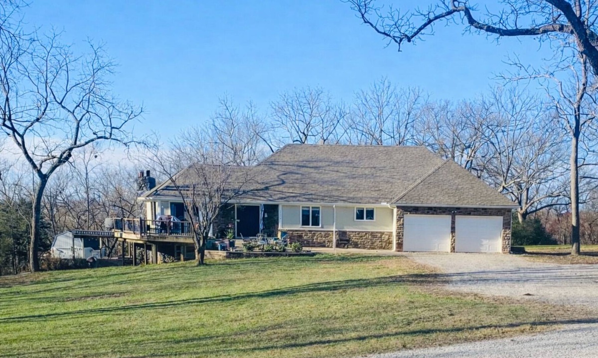 Louisburg House | Beautiful 5-Bdrm Estate in Pvt Neighborhood on 10 Acres Just S of Overland Park