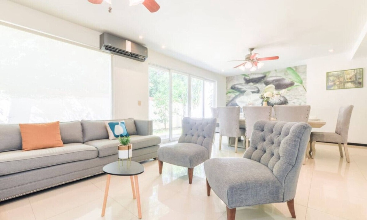 Monterrey House | ¡Beautiful Home at La Herradura! 9 guests + Wifi