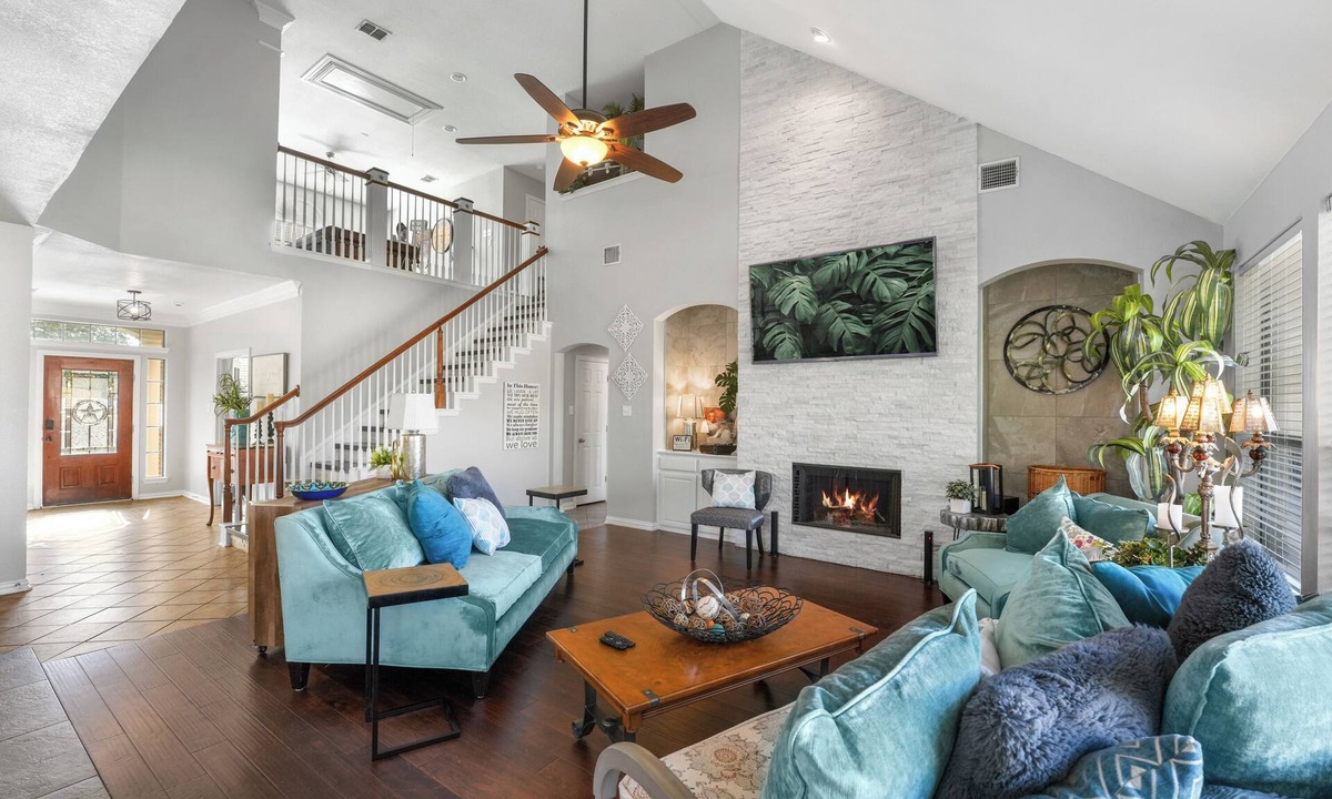 Murphy House | Big Cozy Dream w/Hot Tub, Pool Table & Arcades