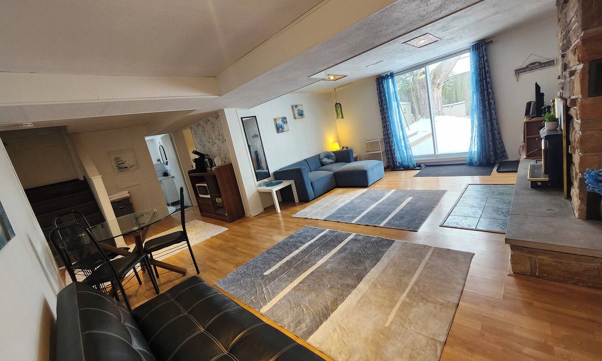 Dollard-des-Ormeaux Apartment | Blue Cozy -Nice private unit