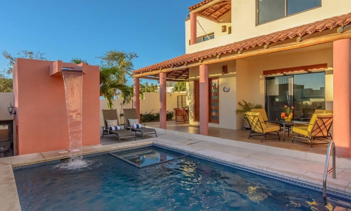Cabo Bello House | BOOK 7 NIGHTS, GET 15% OFF, SHORT WALK TO BEACH, GREAT LOCATION, PRIVATE POOL!