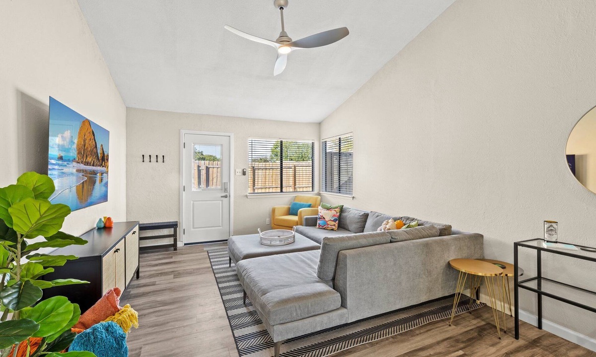 Quail Hollow House | Bright, welcoming home minutes from Q2 + Domain