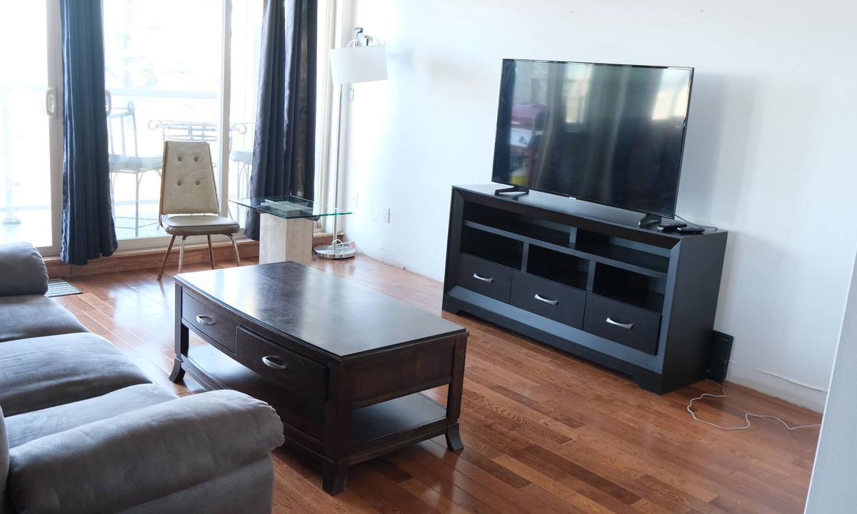 Campbell River House | Campbell River House with stunning Ocean Views and three sundecks!