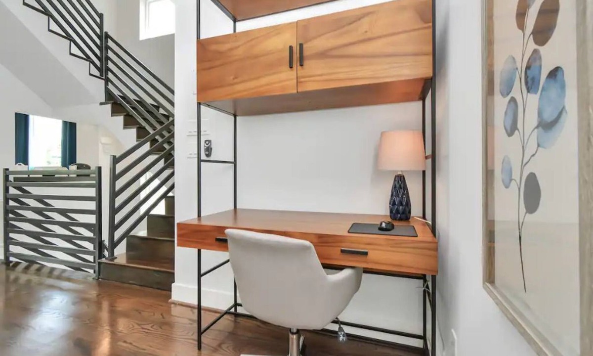 Midtown House | Casa LaBella | Downtown Skyline Views | Sleeps 10