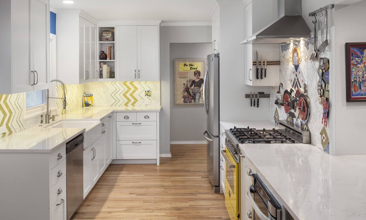 Barton Hills House | Central eclectic, Barton Springs, great music, food, Dogs ok!