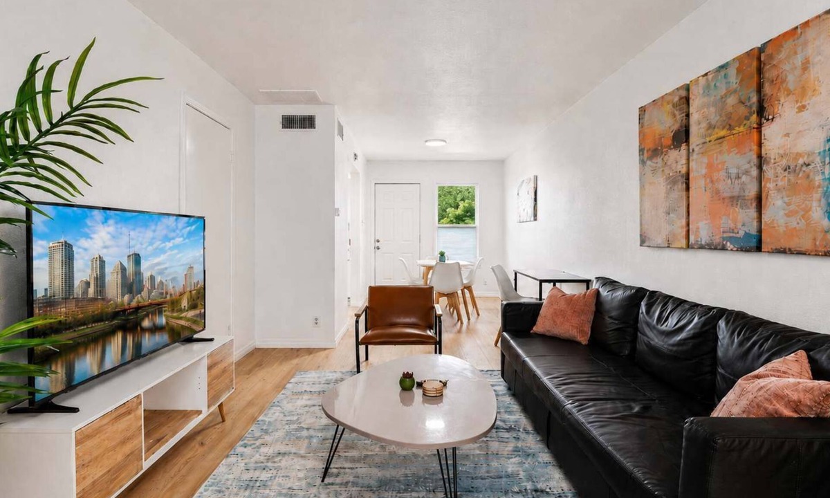 Hancock Apartment | Central modern 2BR close to UT, Moody Center, & DT