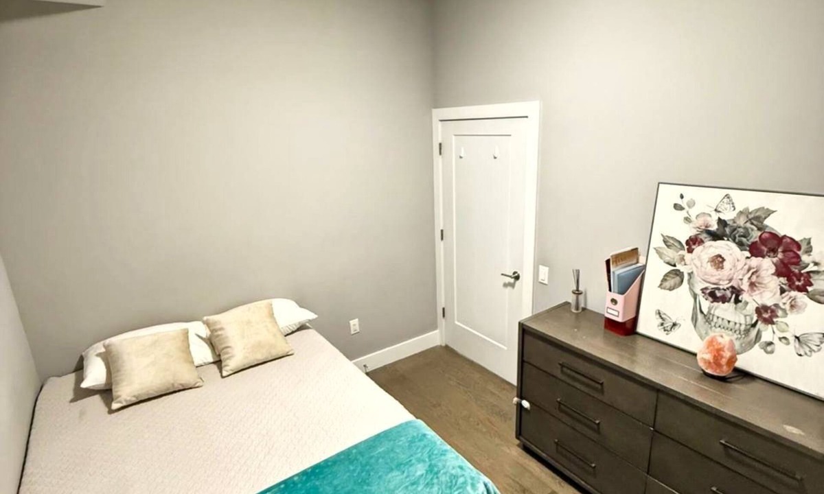 Communipaw Apartment | Charming 1-bedroom apartment in brilliant Jersey City with WiFi, AC
