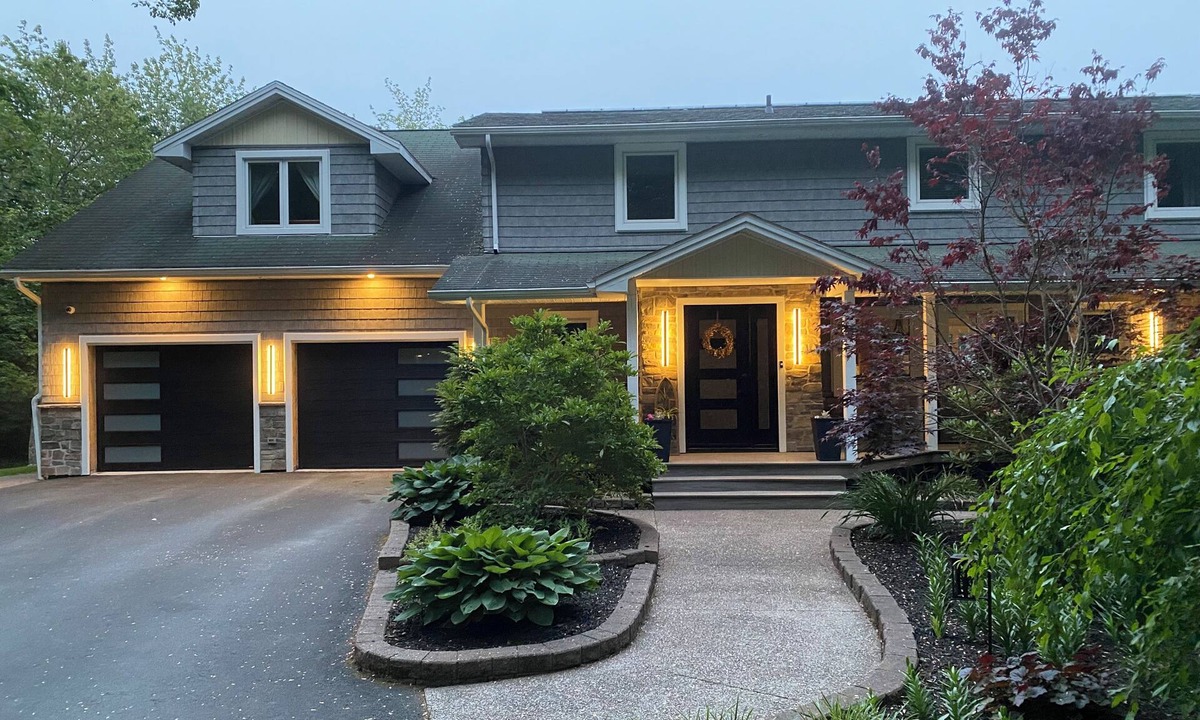 Clayton Park House | Charming 4-bedroom lake house in Upper Tantallon