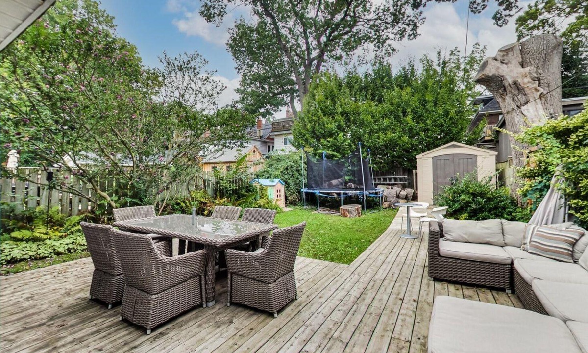 The Beaches House | Charming Beaches Century House, Steps to the Beach & Shops, Downtown in 10 min!