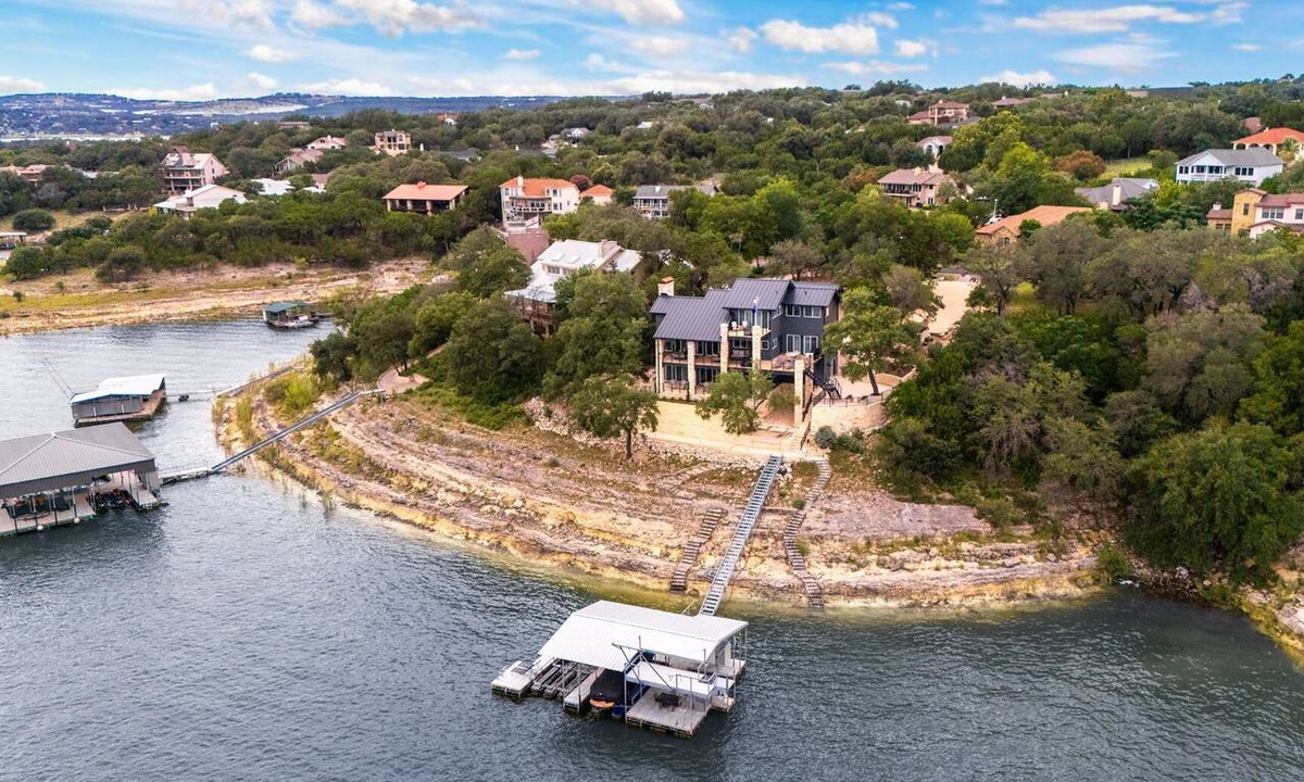 Point Venture House | Chasing Summer - Private Lakefront Luxury on Lake