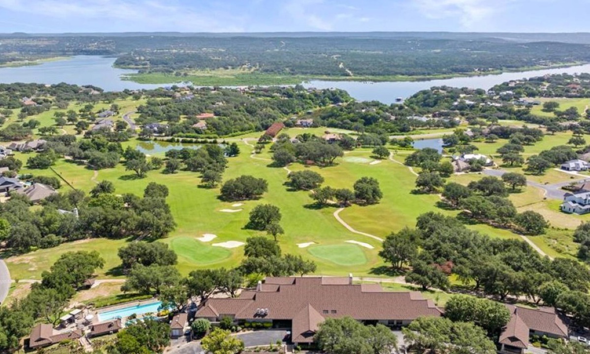 Barton Creek Lakeside Cottage | Classy, Cozy and That View! Barton Creek Lakeside - a private country club