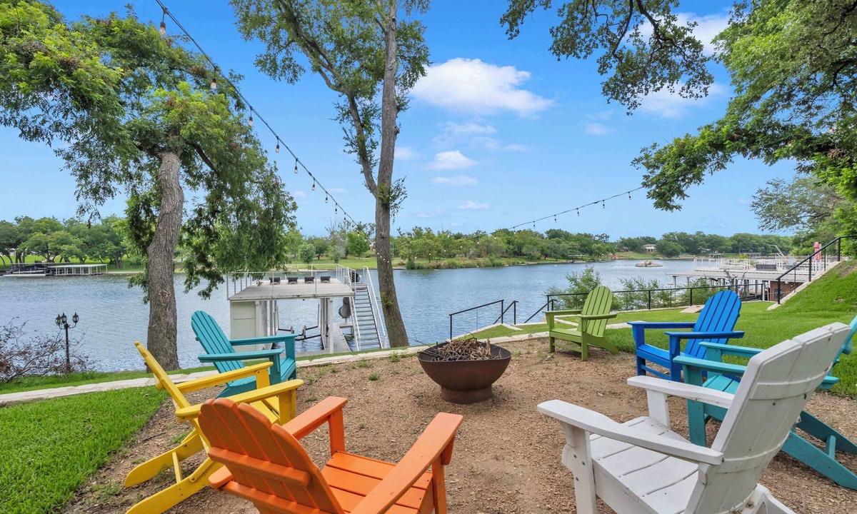 Burnet House | Clen Oak Lodge-Open water home w/dock & slide!