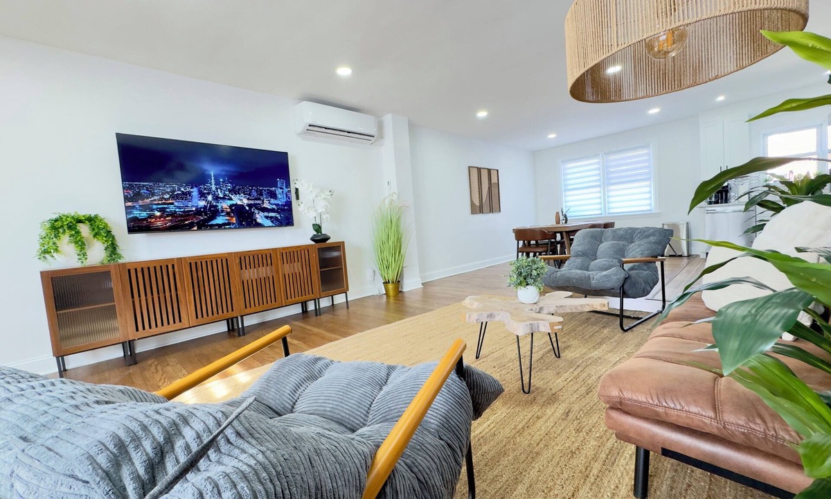 Delair House | Comfortable 5BR Getaway+Jetted Tub + Family Friendly