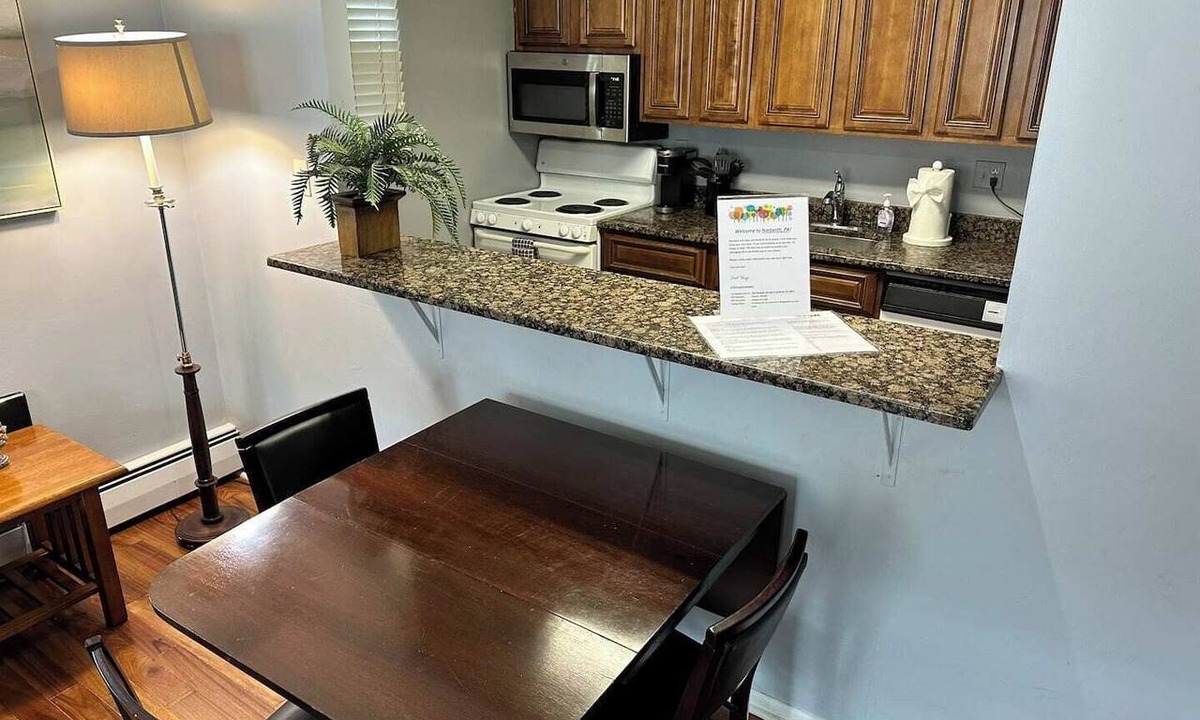 Narberth Apartment | Comfy 2 BR Mid Term Apartment