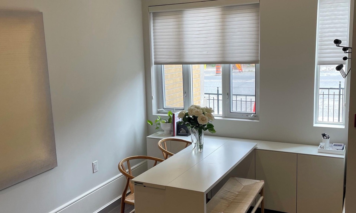 Midtown Toronto Condo | Corporate living at the crossroads of the Annex and Yorkville (long term rental)