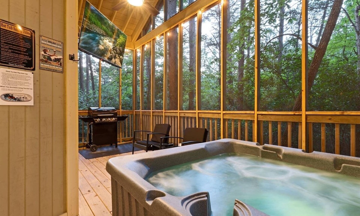 Sautee Nacoochee Cabin | Couples Cabin | Screened Hot Tub, Outdoor TV & King Bed · Near Helen, GA