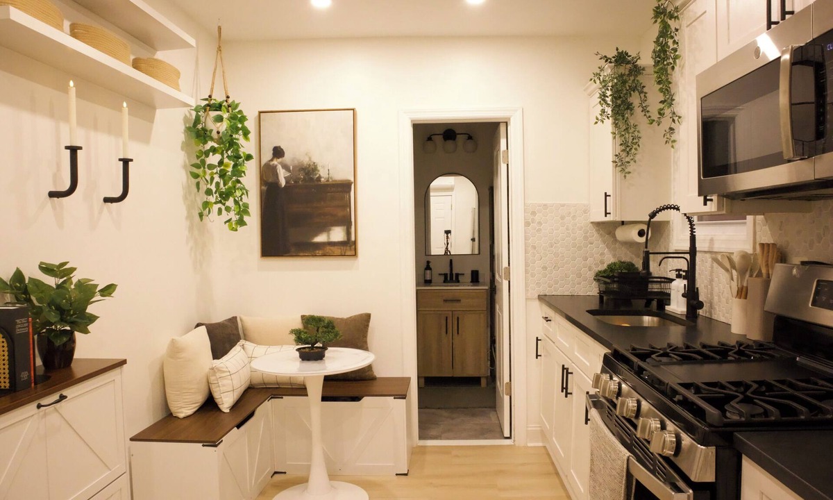 West Side Apartment | Cozy 1-Bedroom Apartment Near NYC & MetLife + WiFi + Laundry