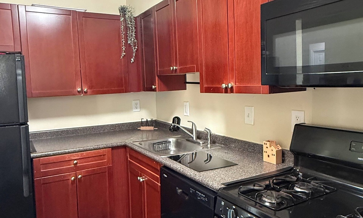 Maple Shade Apartment | Cozy 1-bedroom apartment in charming Maple Shade with AC