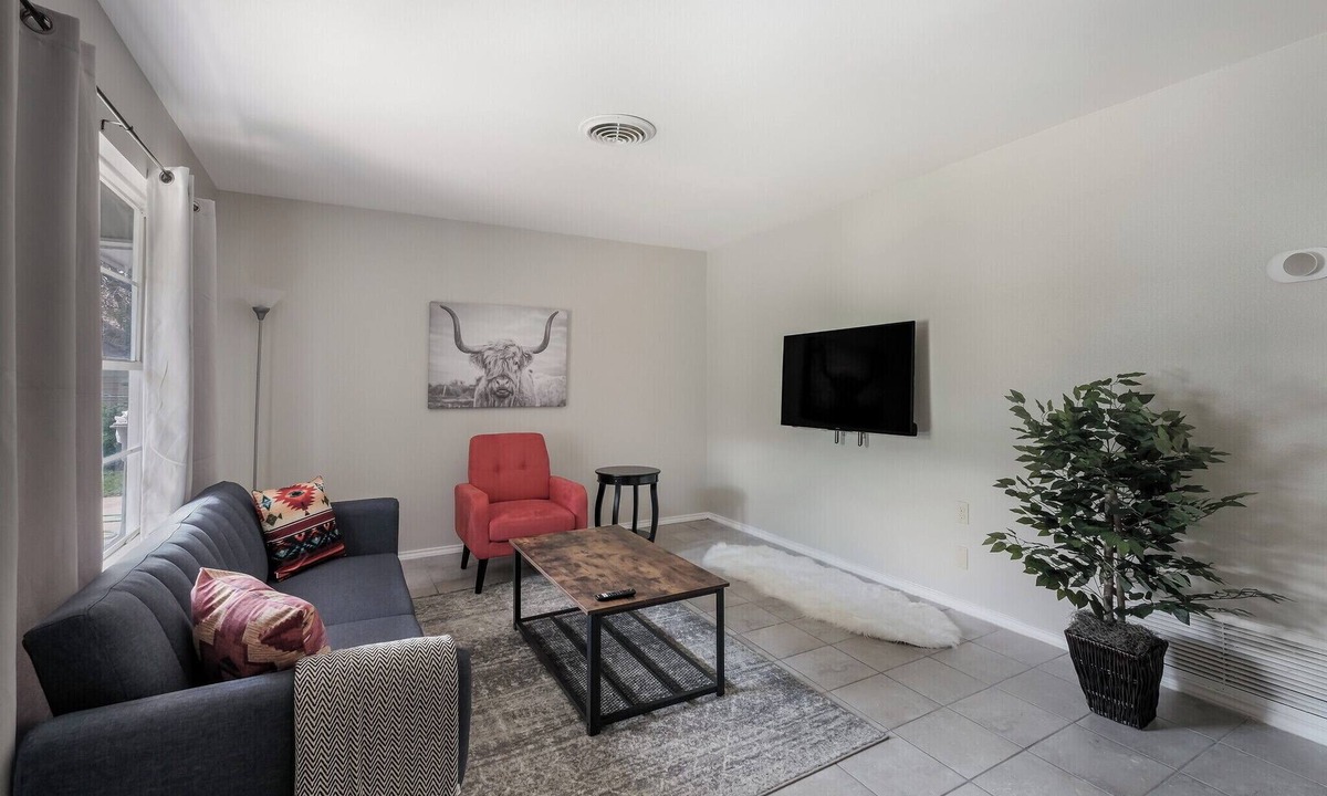 Lackland Terrace House | Cozy 3-BR, 2-BTH House with Private Backyard, Driveway Parking, Near Lackland