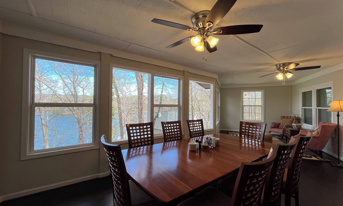 Gainesville House | Cozy lake house & 2-story dock. Enjoy sunsets, fishing, & relaxing w/friends.