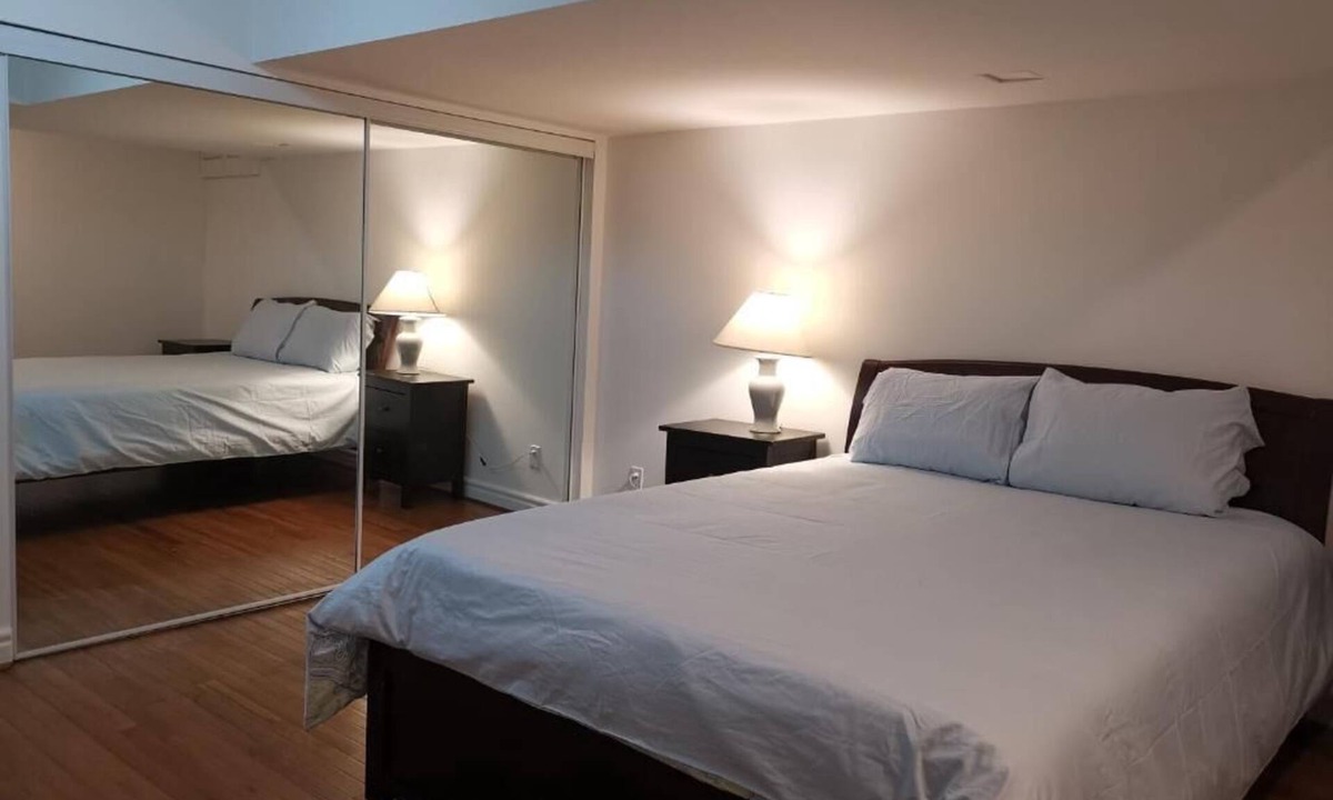 Richmond Hill House | Cozy Private Rooms in Basement