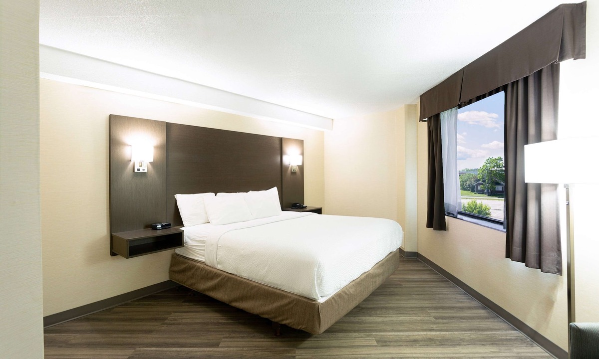 Fallsview Hotel | Days Inn by Wyndham Fallsview