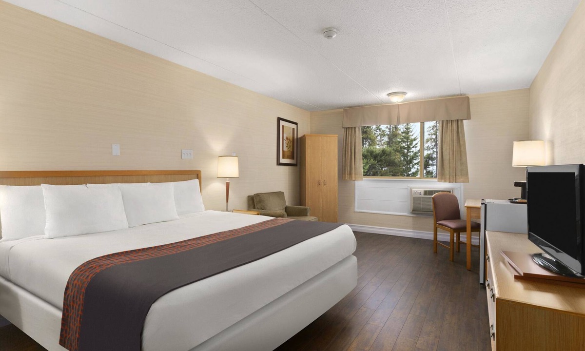 Bridgewater Hotel | Days Inn & Conference Center by Wyndham Bridgewater