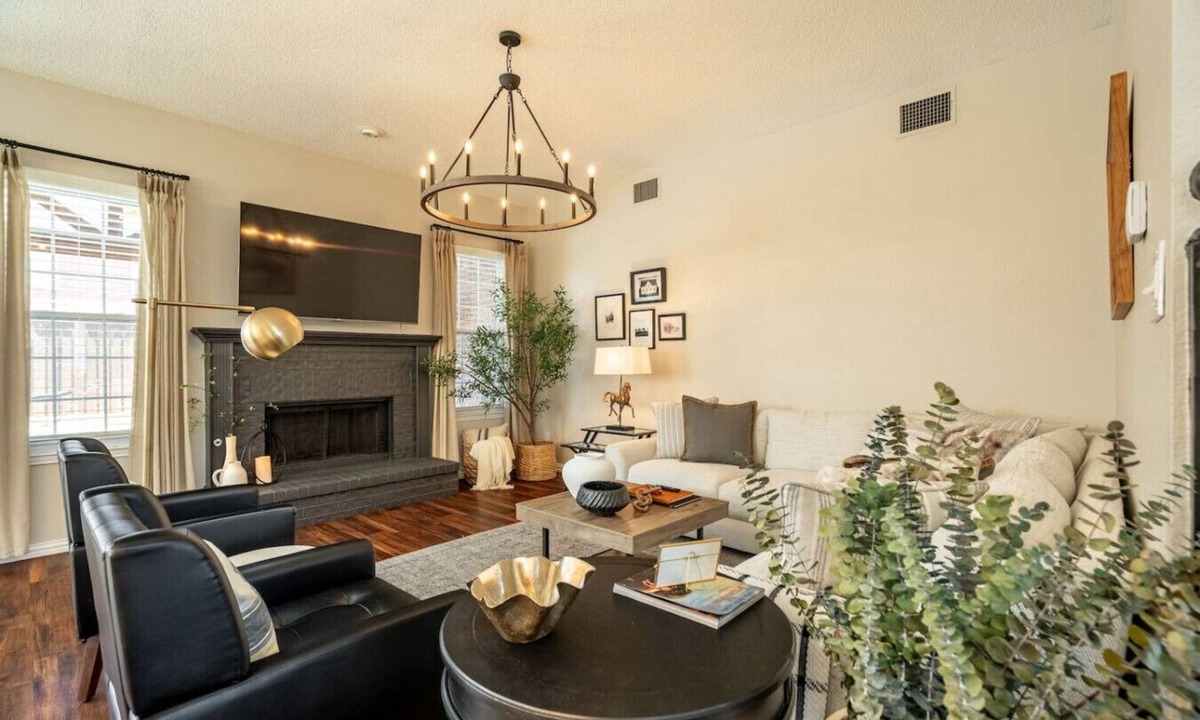 Allen House | Designer-Styled Modern Farmhouse w/Heated Pool