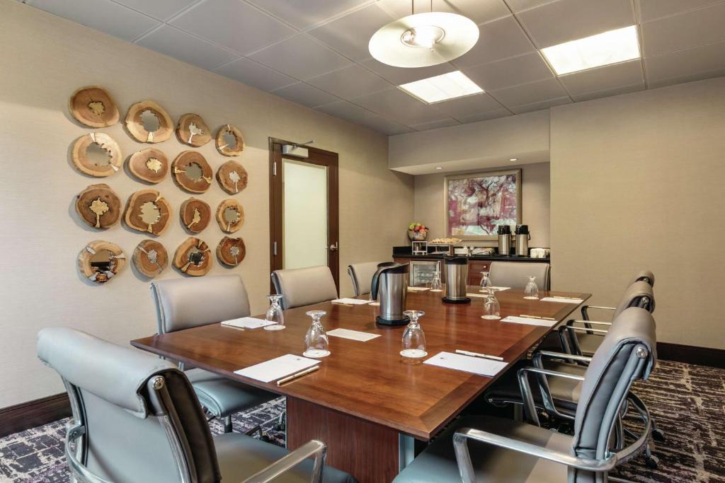 Northlake Hotel | DoubleTree by Hilton Atlanta Northeast/Northlake