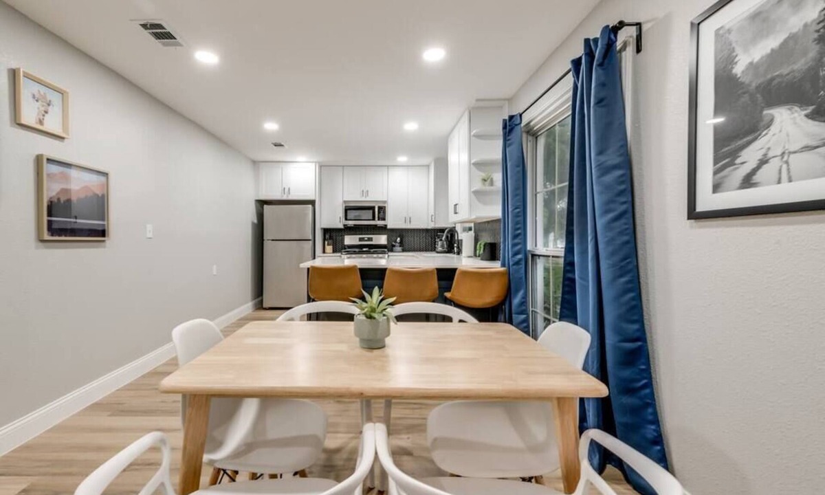 Original Town House | Downtown Carrollton Home